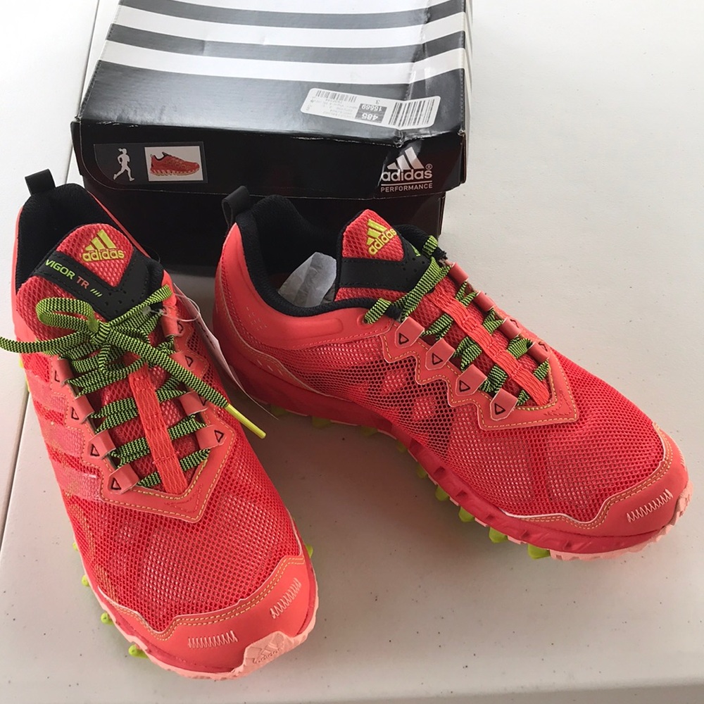 Adidas vigor 4 running shoes